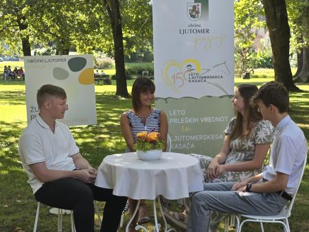 Županjina pisarna na prostem (3)